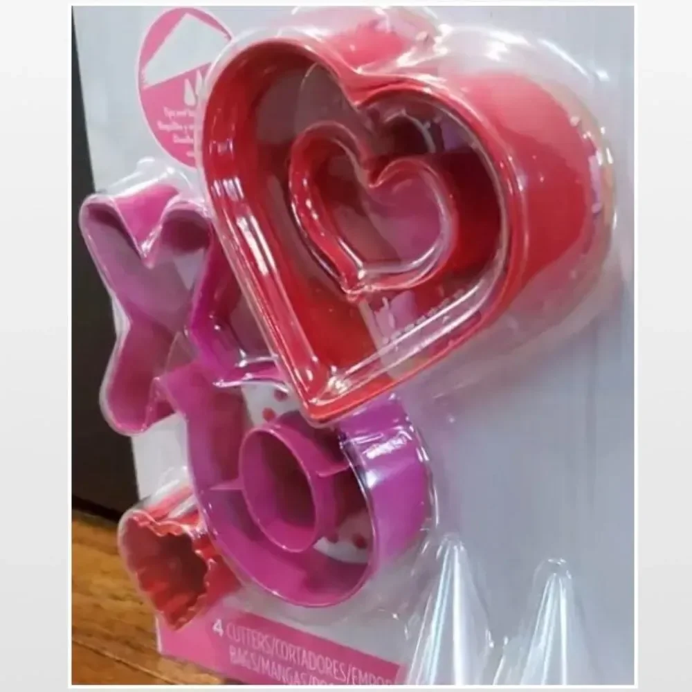 New Cookie Decorating Hearts & XO 12 Piece Kit
